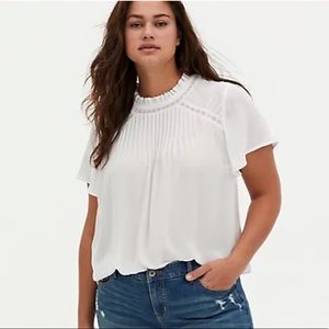 TORRID WHITE GEORGETTE PINTUCK & CROCHET INSET BLOUSE size 5